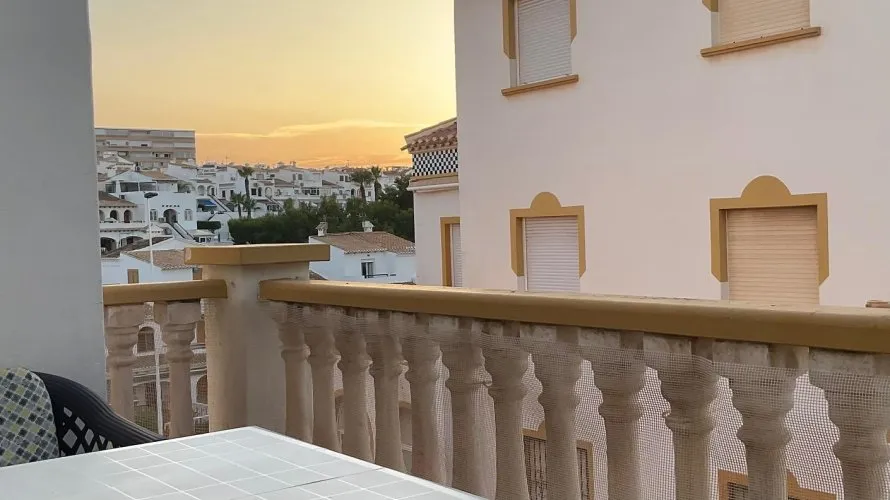 Apartamento de 3 dormitorios en Torrevieja, España No. 564 № 5