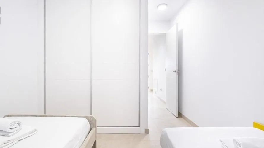 Apartamento de 2 dormitorios en Benidorm, España No. 196 № 4