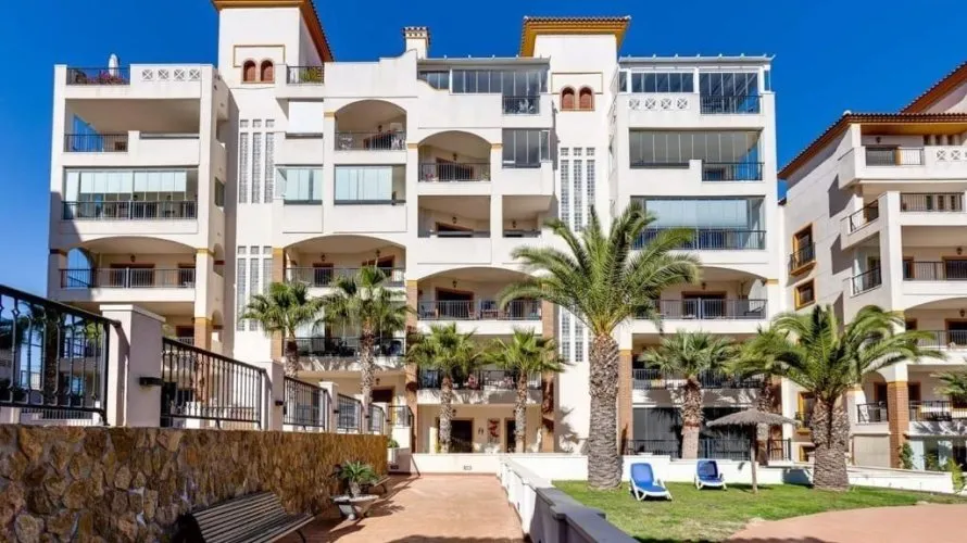 Apartamento de 3 dormitorios en Guardamar del Segura, España No. 451 № 13