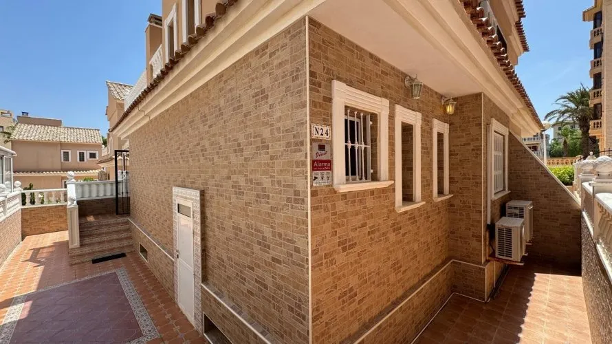 Сasa de 3 dormitorios en Guardamar del Segura, España No. 563