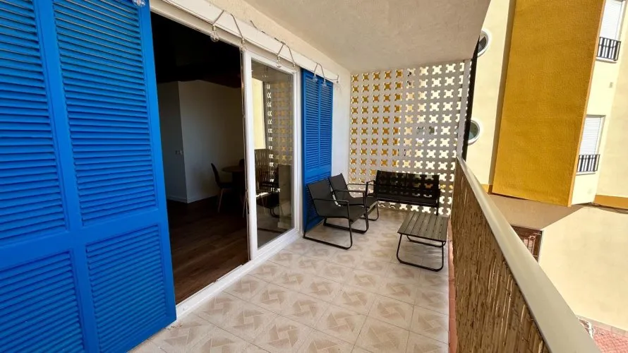 Apartamento de 2 dormitorios en Torrevieja, España No. 121 № 3