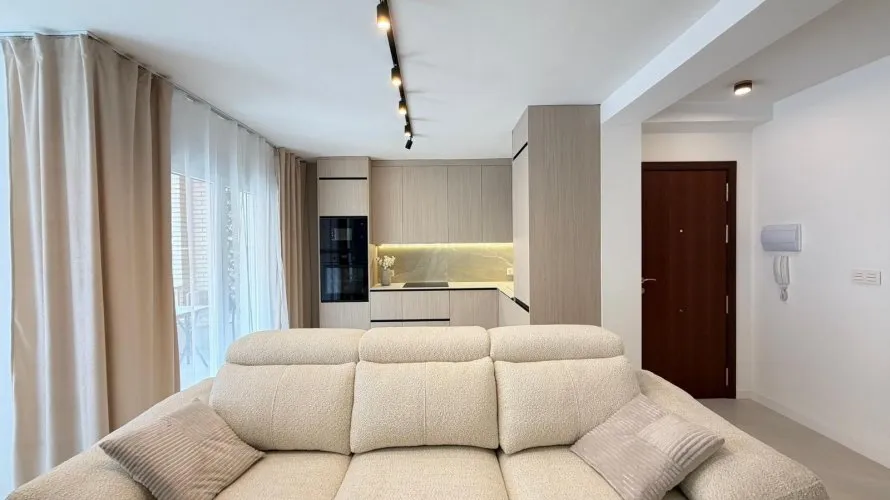 Apartamento de 4 dormitorios en Torrevieja, España No. 742 № 8