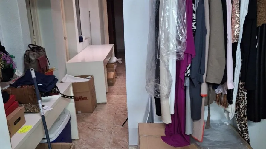 Propiedad comercial de 5 dormitorios en Torrevieja, España No. 97 № 2