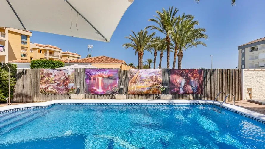 Villa de 4 dormitorios en Torrevieja, España No. 590 № 26