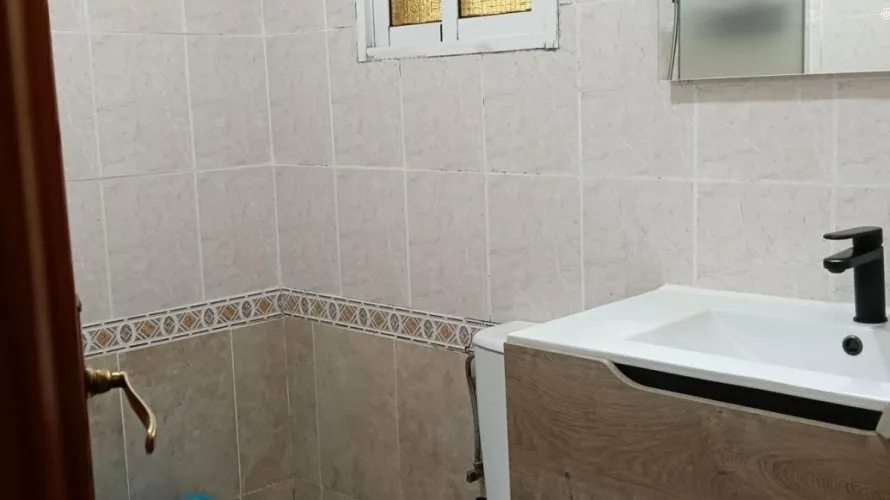 Сasa de 4 dormitorios en Torrevieja, España No. 785 № 7