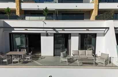 Apartamento de 2 dormitorios en Finestrat, España No. 669