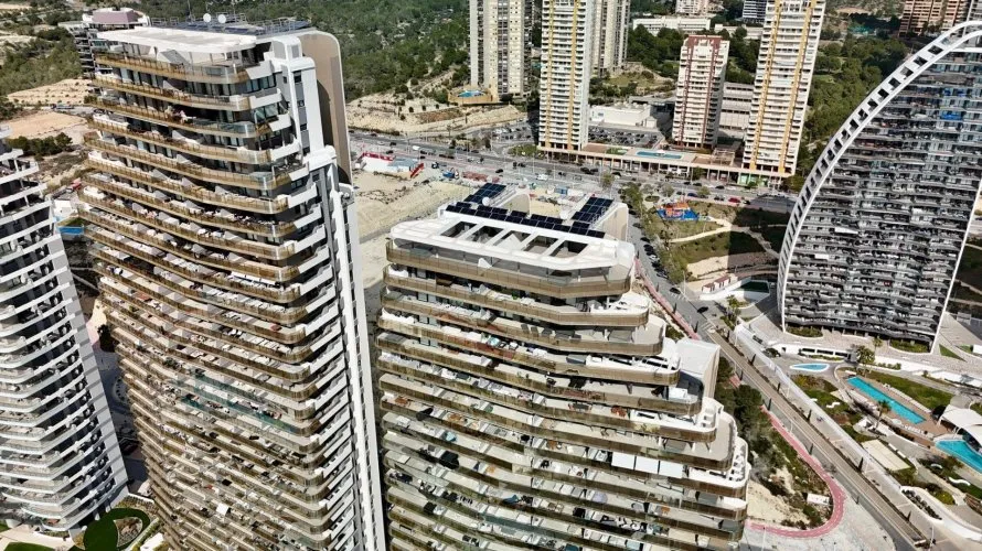 Ático de 3 dormitorios en Benidorm, España No. 710 № 2