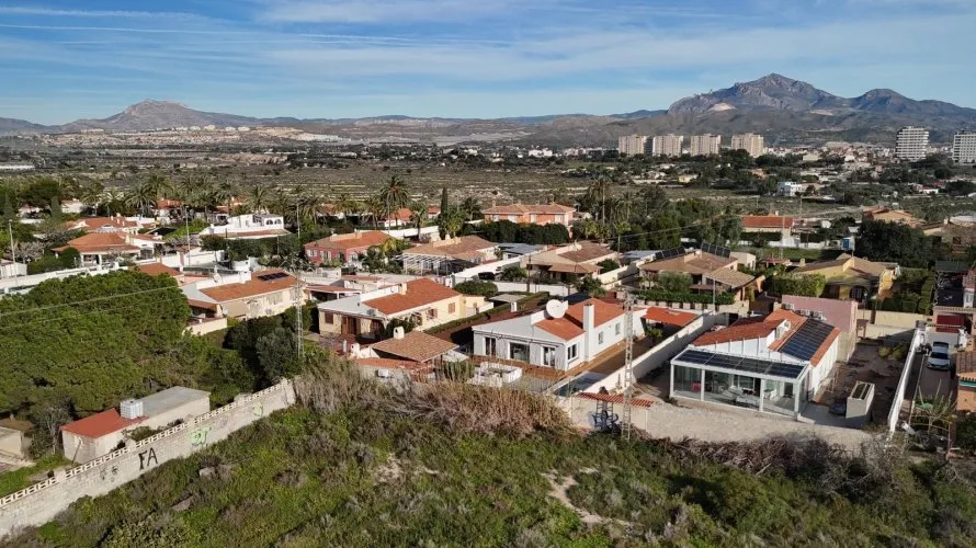 Apartamento de 3 dormitorios en El Campello, España No. 687 № 9