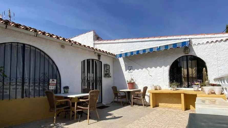 Villa de 4 dormitorios en L'Alfàs del Pi, España No. 338 № 17