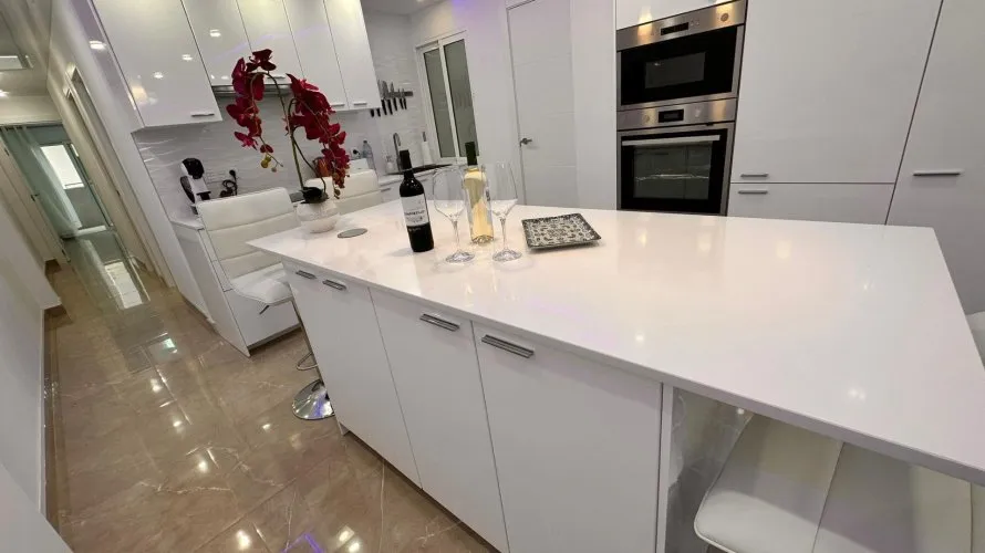 Apartamento de 3 dormitorios en Torrevieja, España No. 323 № 8