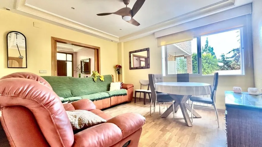Villa de 4 dormitorios en Torrevieja, España No. 189 № 27