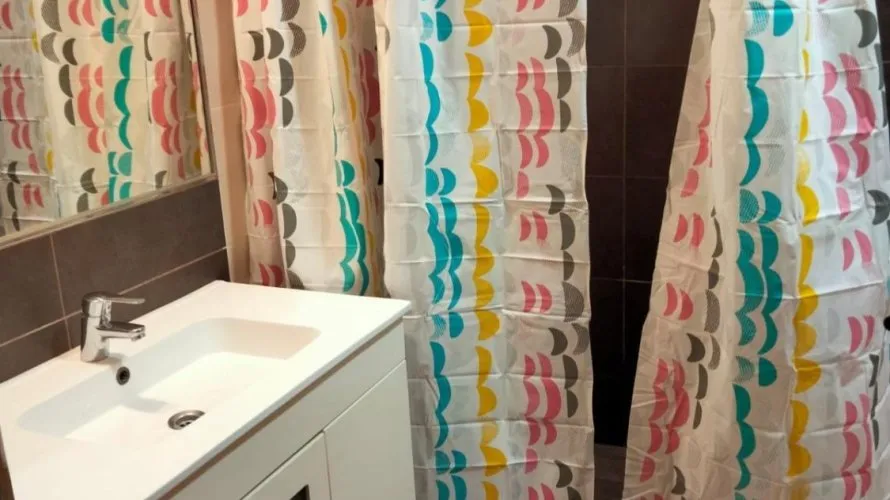 Propiedad comercial de 21 dormitorio en Alicante, España No. 575 № 16