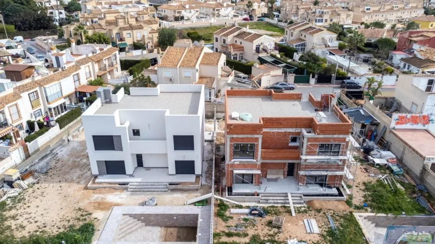 Villa de 3 dormitorios en Torrevieja, España No. 297