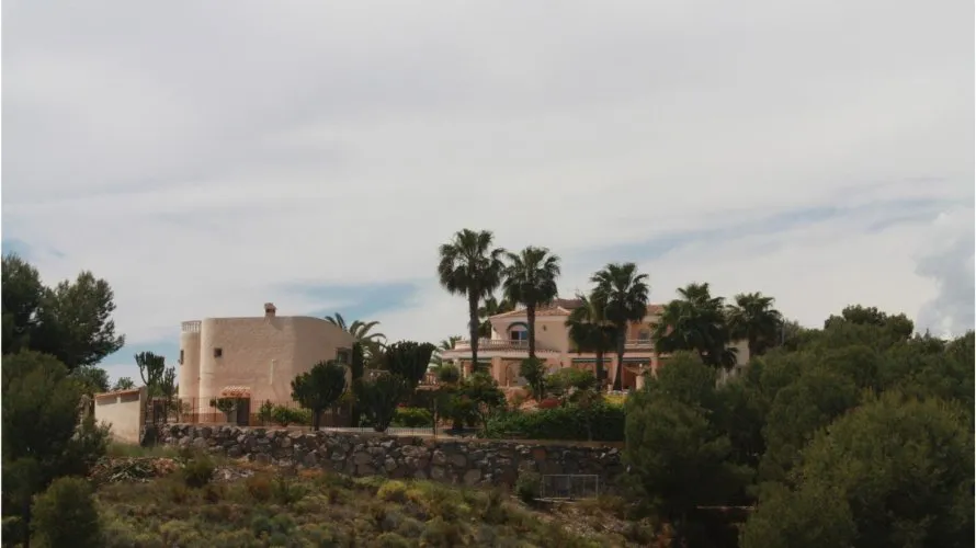 Villa de 5 dormitorios en L'Alfàs del Pi, España No. 352 № 9