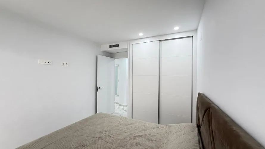 Apartamento de 2 dormitorios en Torrevieja, España No. 675 № 7