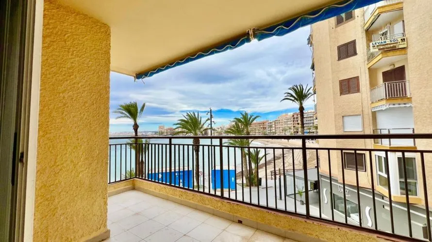 Apartamento de 3 dormitorios en Torrevieja, España No. 670 № 12