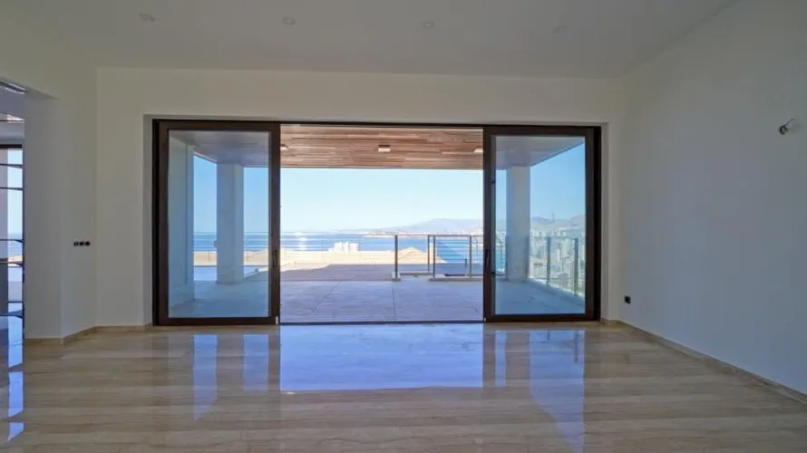 Apartamento de 4 dormitorios en Benidorm, España No. 345 № 25