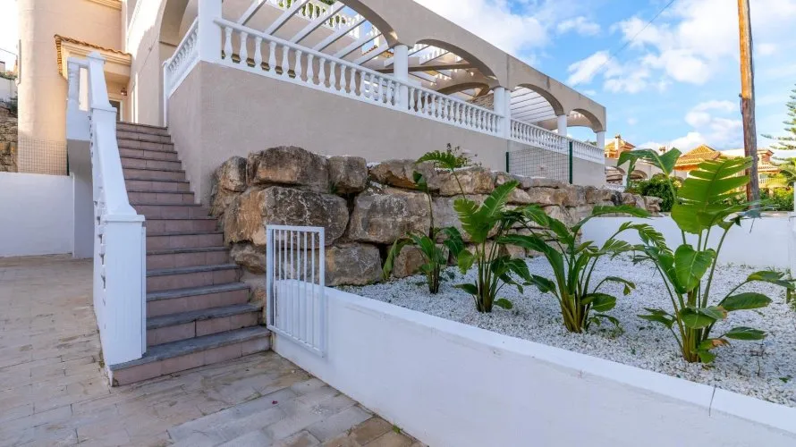 Apartamento de 3 dormitorios en El Campello, España No. 208