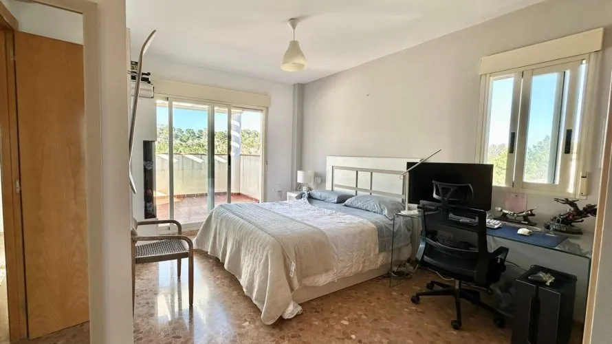 Apartamento de 4 dormitorios en L'Alfàs del Pi, España No. 693 № 19