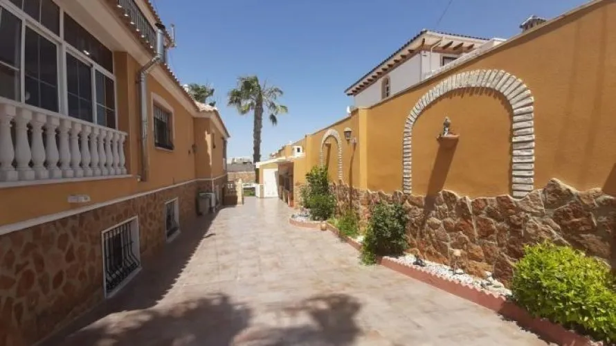 Apartamento de 283m² en Torrevieja, España No. 440 № 26