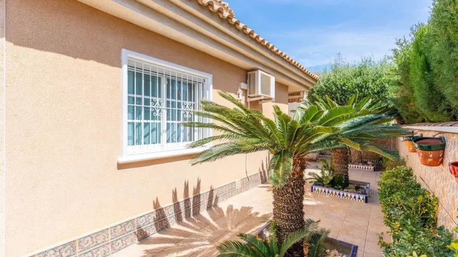 Villa de 3 dormitorios en Torrevieja, España No. 180 № 10