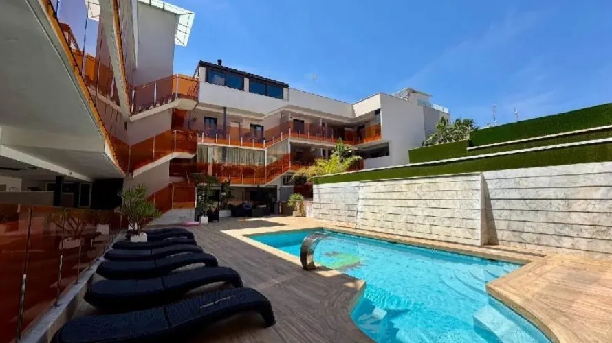 Apartamento de 2 dormitorios en Torrevieja, España No. 522 № 18