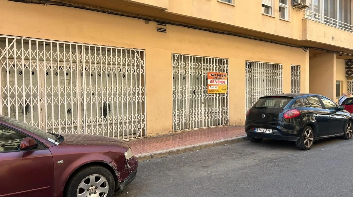 Oficina de 180m² en L'Alfàs del Pi, España No. 424