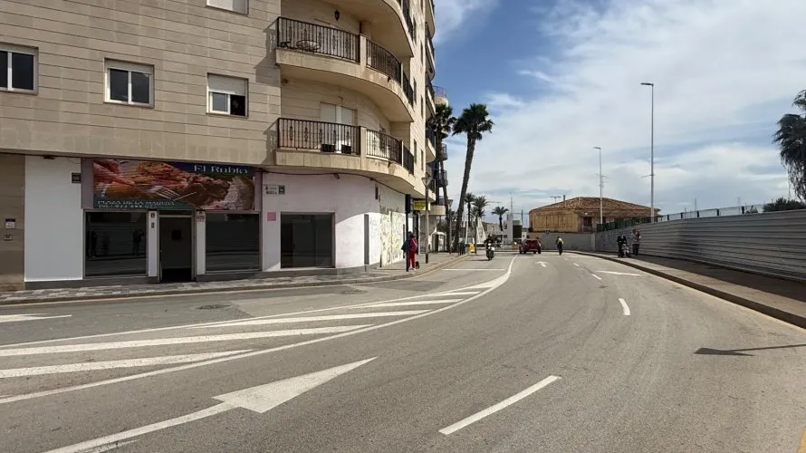 Oficina de 50m² en Torrevieja, España No. 698 № 7