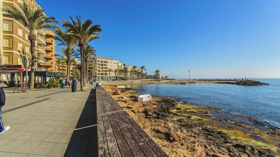 Apartamento de 3 dormitorios en Torrevieja, España No. 212 № 8