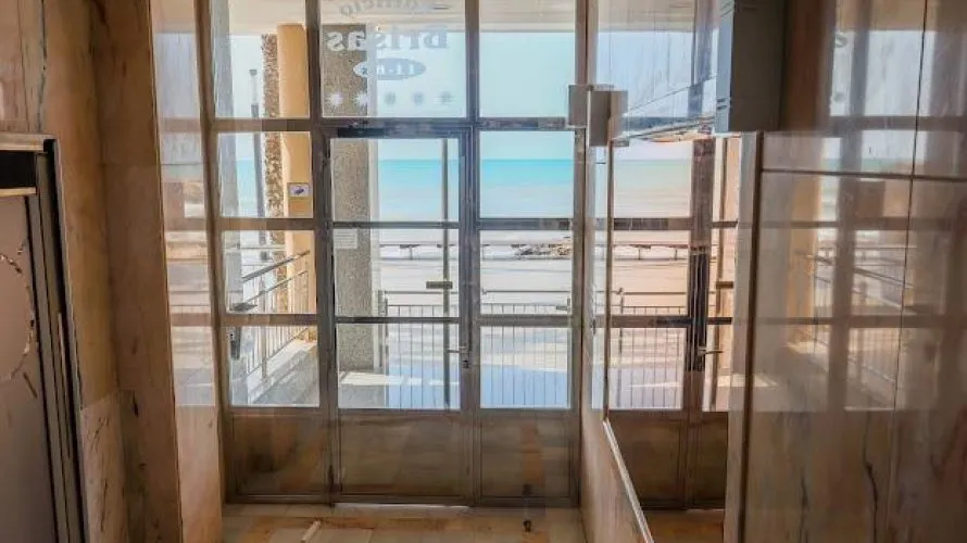 Apartamento de 1 dormitorio en Torrevieja, España No. 640