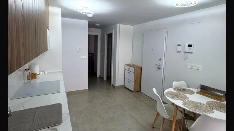Apartamento de 1 dormitorio en Torrevieja, España No. 751 № 1