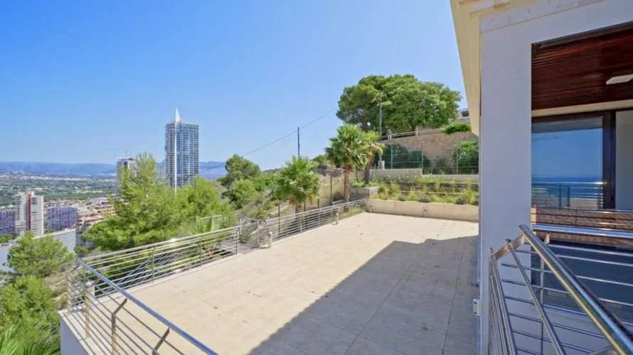 Apartamento de 4 dormitorios en Benidorm, España No. 345 № 28