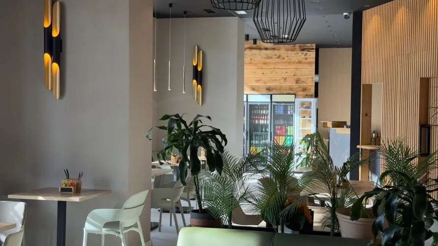 Propiedad comercial de 290m² en Benidorm, España No. 206 № 28