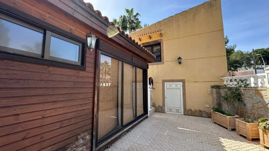 Apartamento de 4 dormitorios en Torrevieja, España No. 755 № 7