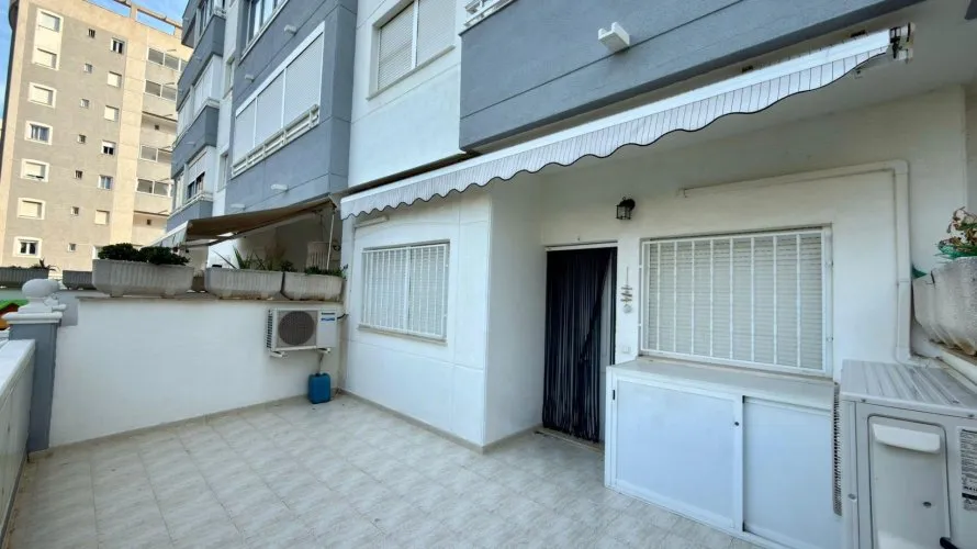 Apartamento de 2 dormitorios en Villajoyosa, España No. 757