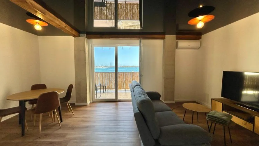 Apartamento de 2 dormitorios en Torrevieja, España No. 121 № 1