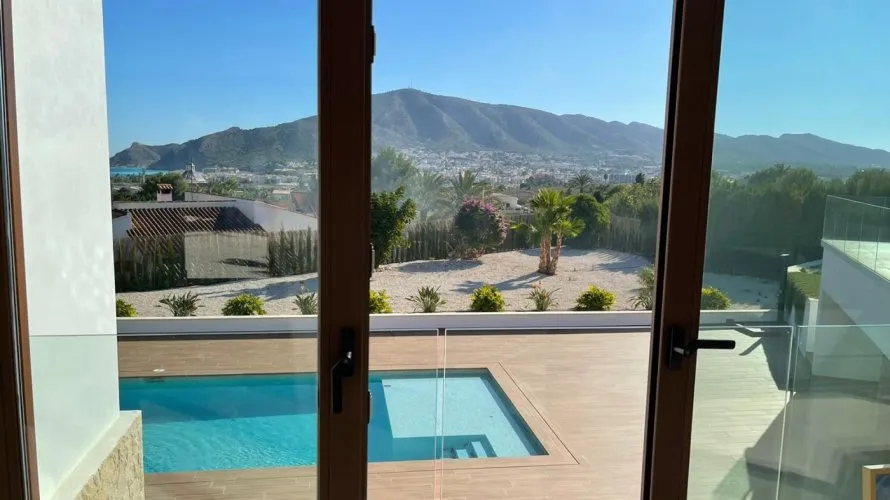 Villa de 4 dormitorios en Altea, España No. 232 № 12