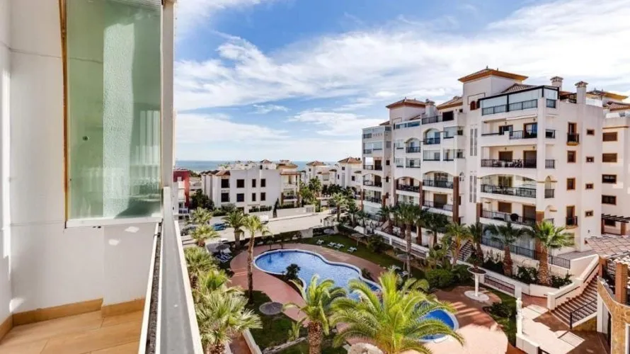 Apartamento de 3 dormitorios en Guardamar del Segura, España No. 451 № 1