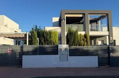 Apartamento de 3 dormitorios en Torrevieja, España No. 133