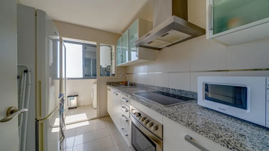 Apartamento de 1 dormitorio en Benidorm, España No. 298 № 2