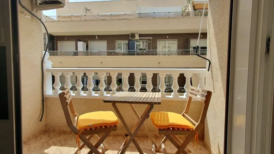 Apartamento de 2 dormitorios en Torrevieja, España No. 767 № 7