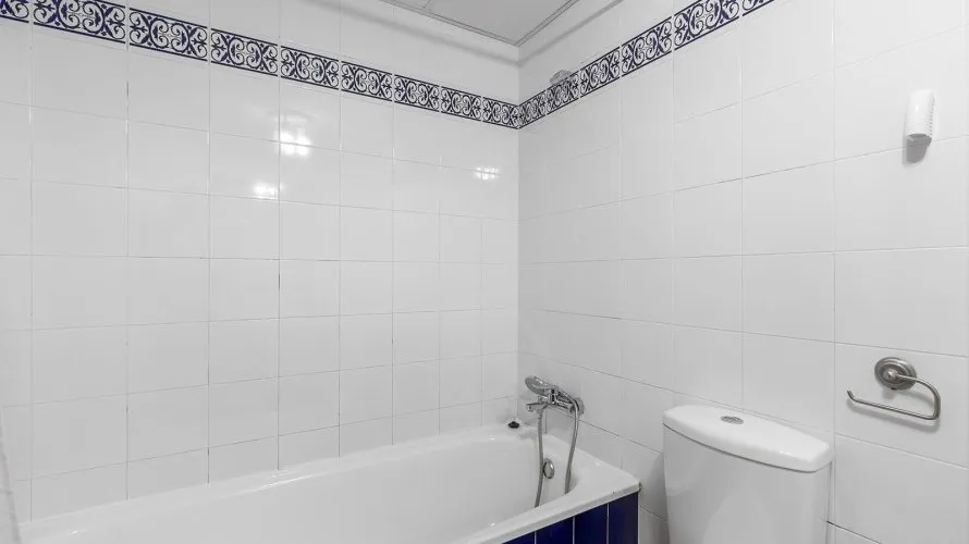 Apartamento de 2 dormitorios en Torrevieja, España No. 736 № 19