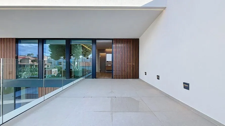 Villa de 3 dormitorios en Albir, España No. 558