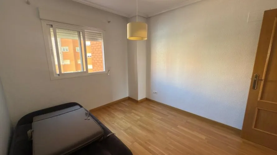 Apartamento de 3 dormitorios en Alicante, España No. 104 № 23