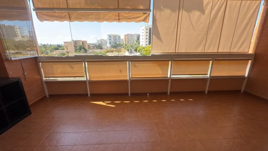Apartamento de 3 dormitorios en Alicante, España No. 104 № 4
