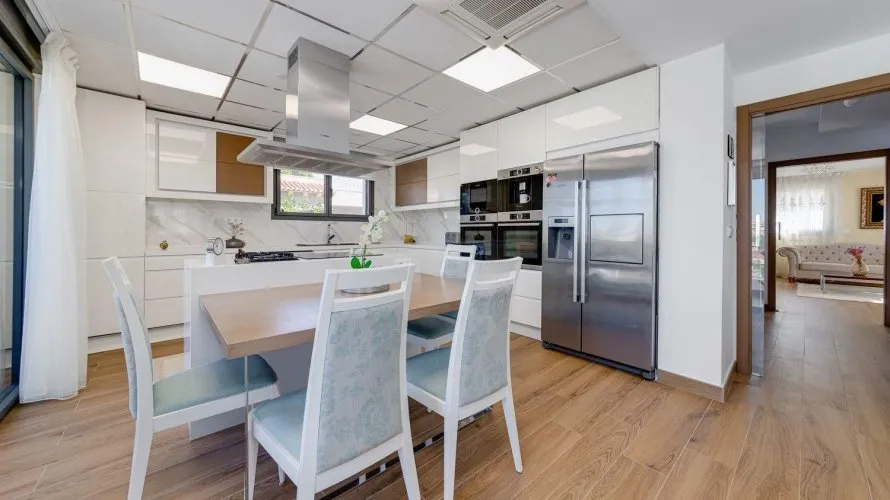Villa de 461m² en Torrevieja, España No. 656 № 16