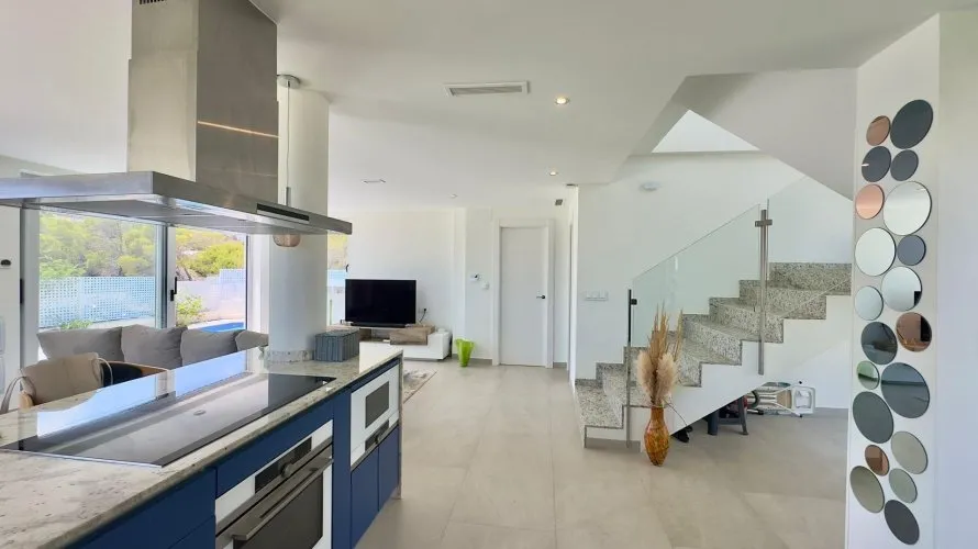 Villa de 3 dormitorios en Finestrat, España No. 406 № 9