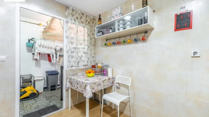 Apartamento de 3 dormitorios en Alicante, España No. 644 № 9