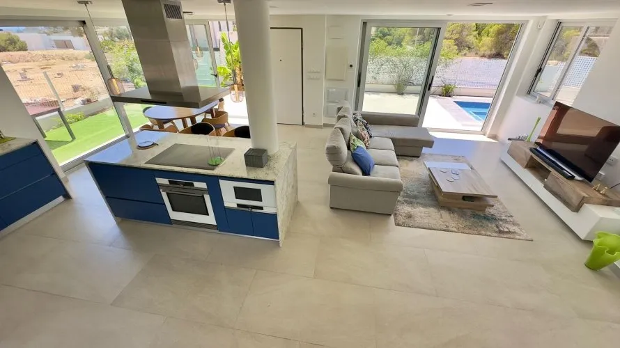 Villa de 3 dormitorios en Finestrat, España No. 406 № 27