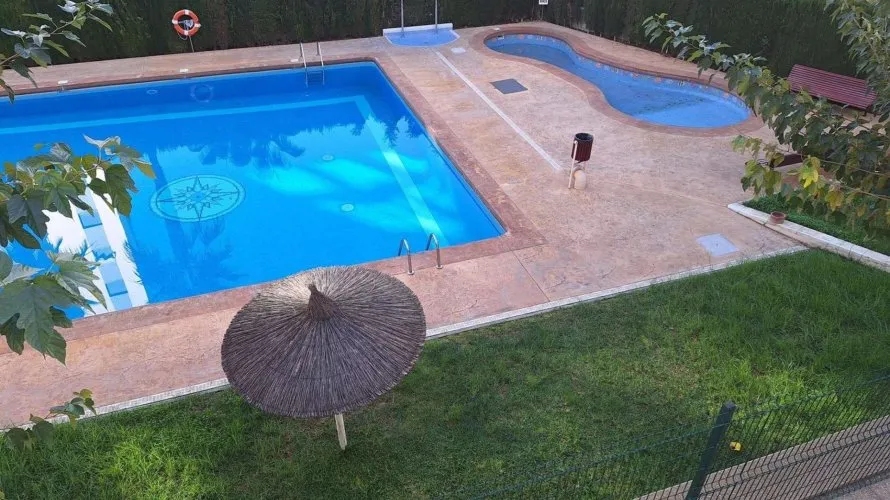 Apartamento de 2 dormitorios en Villajoyosa, España No. 677 № 17